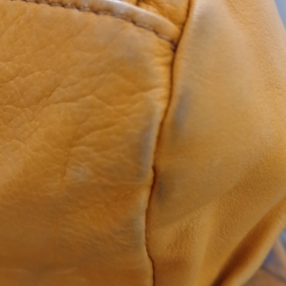 B. Makowsky Handbag - Picture 5 of 8